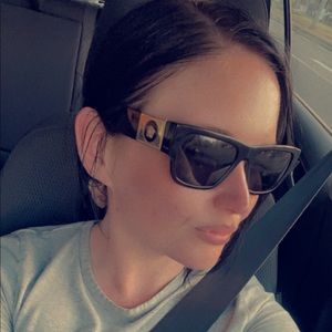 Meet your Posher, Aria